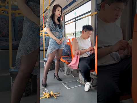 मूर्ख आदमी को लड़की ने सिखाया सबक ?