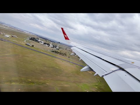 Qantas Airbus A321XLR full takeoff from Melbourne