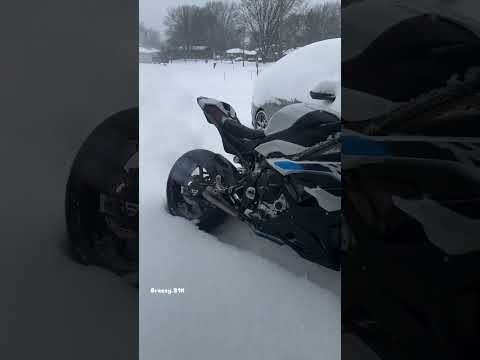 2025 BMW s1000rr with akrapovic full system titanium exhaust🔥 that cold start is just too loud