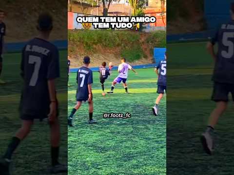 Não aguentou tomar chapéu 🎩 e fez isso 🤷🏽‍♂️ #futebol #esporte #skills #explore