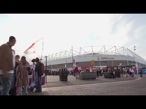 Fans arrive for Women's Rugby World Cup opener between England and US | AFP