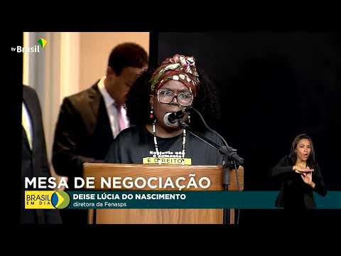 Governo retoma negociação com servidores e estuda reajuste