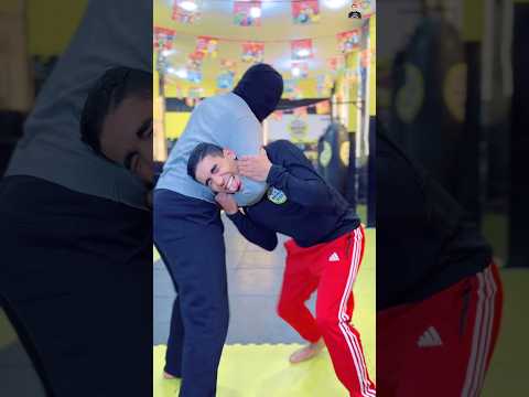 دافع عن نفسك لو شخص خنقك بالشكل ده 💪 #دفاع_عن_النفس #قتال_الشوارع #فنون_قتال #mma #رياضة
