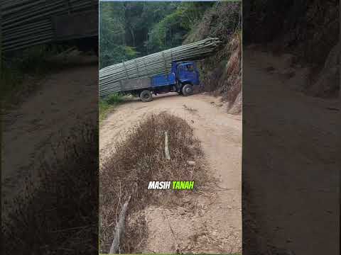 Turunan tajam muat bambu sebanyak ini ? ๐ฑ skill driver truknya luar biasa !