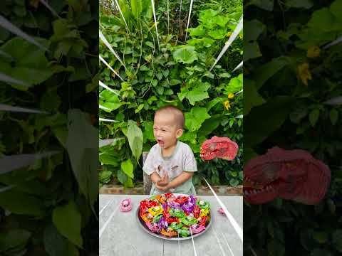 cute baby and dinosaur! p68 🦖🤣👶