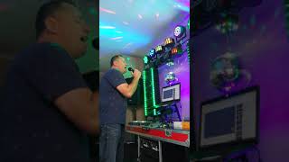 Marc zingt Karaoke