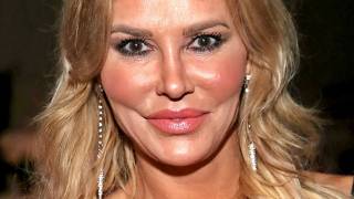 Brandi Glanville: TOPLESS Huge Size Will Make You Look Twice, Try Not To Drool