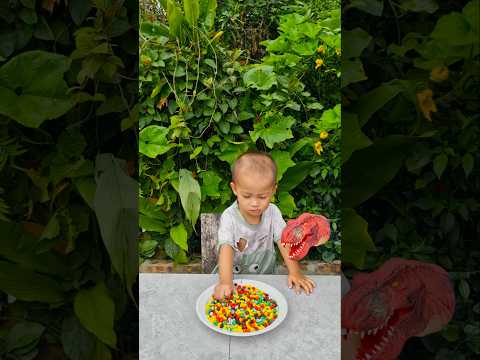 cute baby and dinosaur! p70 🦖🤣👶