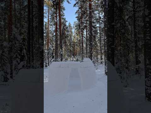 The igloo building is approaching the most interesting and challenging stage – assembling the dome