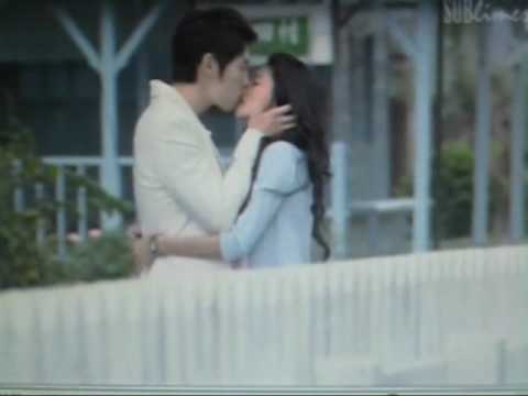 Autumns Concerto Music Video - 亲人 by Ding Dang (Della Ding)