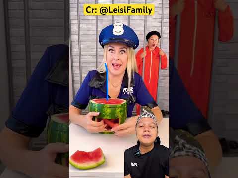 SEMBUNYIKAN SOSIS DALAM SEMANGKA⁉️ Cr: L@LeisiFamily