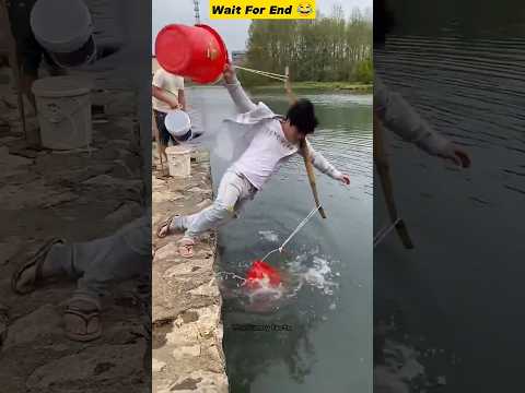 मोटा गया पानी भरने 😂🤣 || comedy video 😂 #shorts #funny