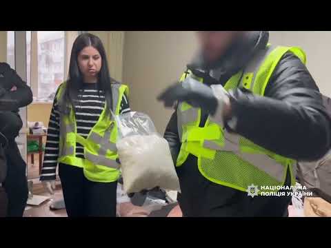 Поліцейські Києва ліквідували масштабну наркомережу з трьома підпільними лабораторіями: вилучено психотропів на понад 118 мільйонів гривень