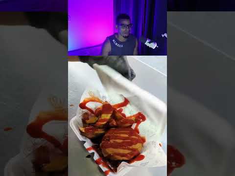 Quando o cliente pede pra caprichar no ketchup kkkkkkkkkkkk #shorts #humor #memes #react #funny