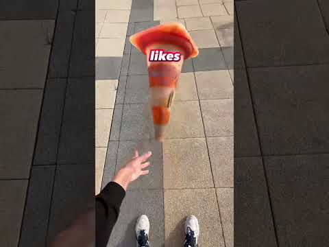 UN BOTTLE FLIP A PLUSIEURS MILLIERS D’EUROS !! #shortvideo #funny #viral #swimming