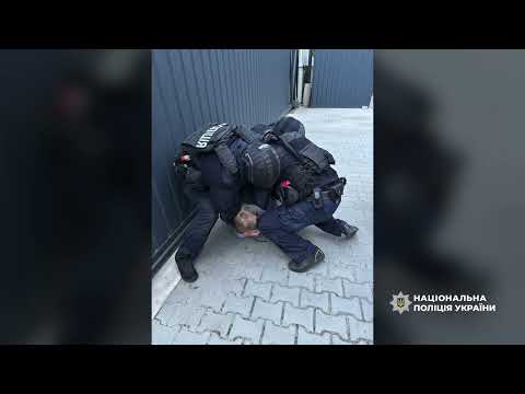 Поліцейські викрили групу осіб, яка здійснювала незаконну порубку і крала ліс на Ківерцівщині