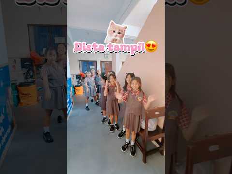 DISTA TAMPIL DI DEPAN KELAS!! #viralvideo #viralvidio