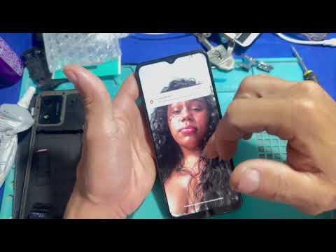 Como trocar a tela frontal do celular Motorola Moto E 13