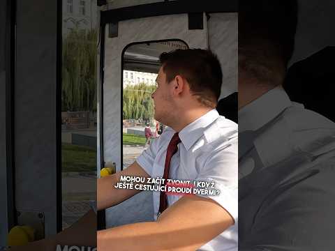 Zavírání lidí do dveří: Smí se to? Kdy může řidič začít zvonit? Celé video na mém YouTube TEN SMLSAL