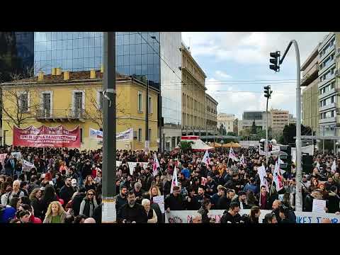 Η διαδήλωση για τα Τέμπη στο κέντρο της Αθήνας | CNN Greece
