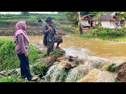 SUASANA SORE YANG TENANG, HUJAN TURUN DI KAMPUNG NAMBAH BETAH, HAWA DINGIN PEDESAAN SUNDA JAWA BARAT