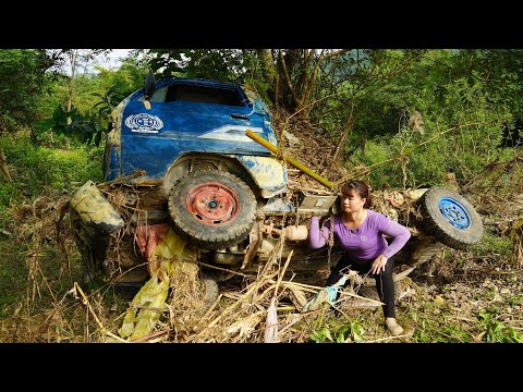 Girl Pulls Truck Stuck at Tree Root After flash Flood from Mountain, Can the Genius Girl Restore it?