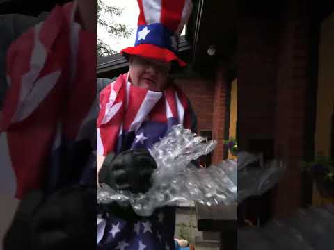 #4thofJuly #Funny #ASMR #Boxing #BubbleWrap #popeyethesailorman Happy 4th of July from Finland!