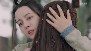 女扮男裝的她意外救下絕色女奴，卻不料女奴竟對她一見鍾情，還拼死護她！