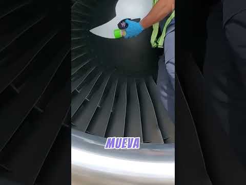 Este mecanico de avión es sorprendente