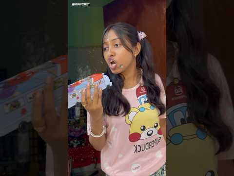 আমার কিছু বান্ধবী যখন ছোট খাটো জিনিস কিনে showoff করে 😂  #comedy  #bengalicomedy @Mourupcomedy