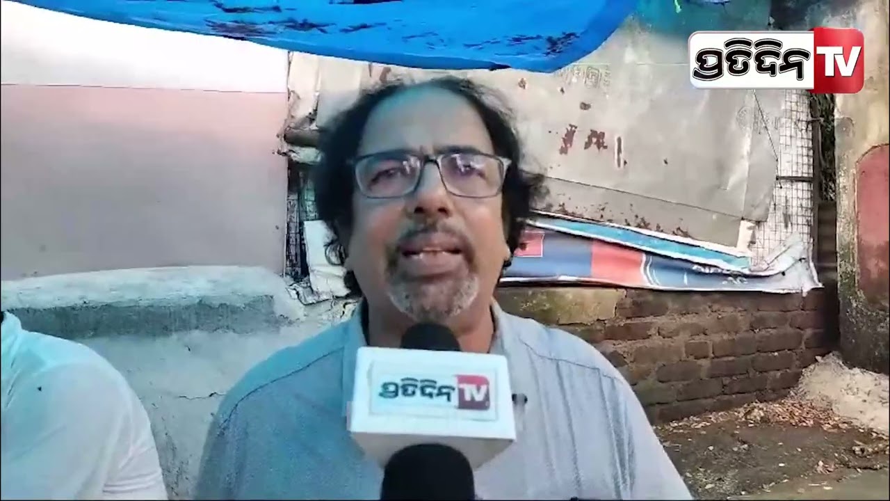 ଭିଡ଼ କହୁଛି ଆଜିବି ଲୋକଙ୍କ ମନରେ ନବୀନ ପଶିକି ଅଛନ୍ତି। Naveen Patnaik is still popular among people.