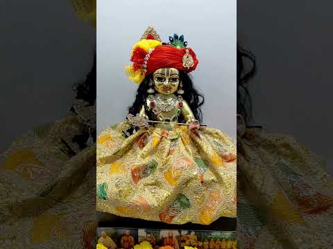 Hare Krishna radhey #radhekrishnaa #laddu #harerama #trendingvideo #viral #popular #trending