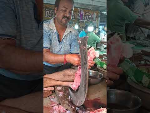 দারুন সুন্দর কাতলা মাছ কাটছে দাদা #yutubeshorts #fish #fishcutting #fishing #fishmarket #viralvideo