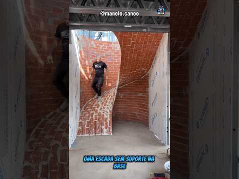 Escada Que Desafia a Gravidade