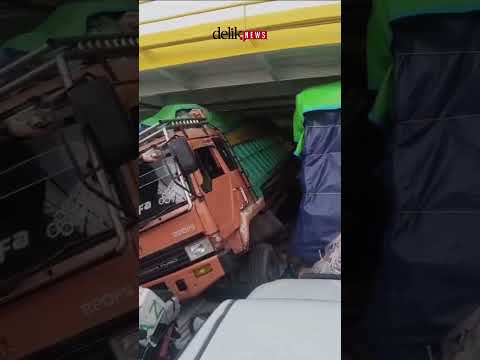 Kapal Motor Penyeberangan Bontoharu Terombang-ambing Dihantam Angin Kencang di Perairan Sultra