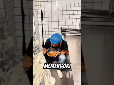 apa yang dilakukan pemilik resto pas pergoki kokinya makan diam diam