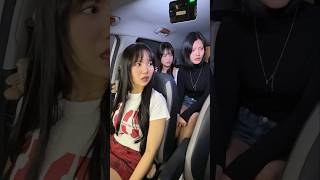 친구들에게 K-POP Demon Hunter를 듣고 있는 걸 들켰을 때...