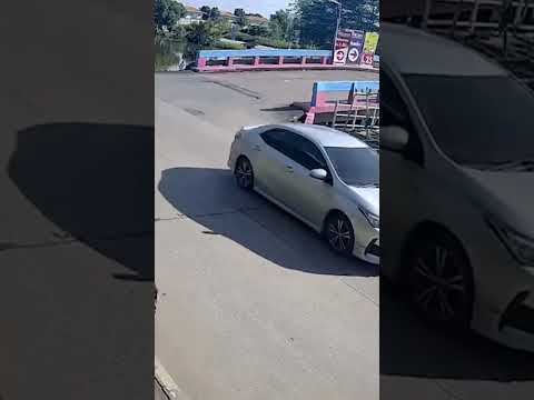 อุทาหรณ์ ข้ามถนนให้ดูรถด้วย