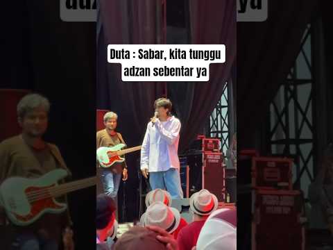 Momen Sheila on 7 berhenti di tengah lagu saat ada adzan berkumandang