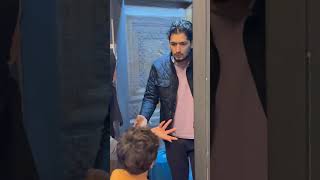 طفل طلب المساعده بطريقه جدا صادمه!