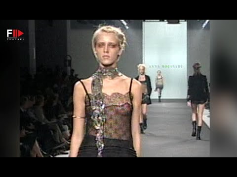 Vintage in Pills ANNA MOLINARI Spring 2002 - Fashion Channel