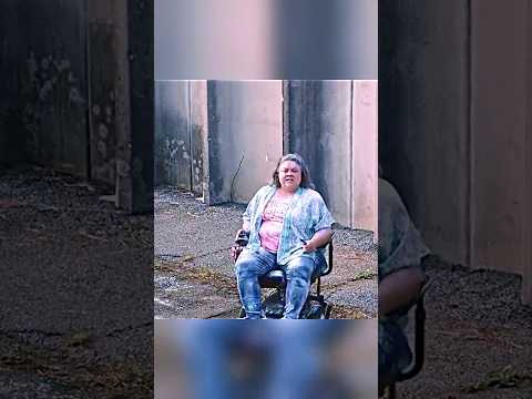 😂 Lo persiguió hasta la muerte por una freidora! #peliculas #series #shorts