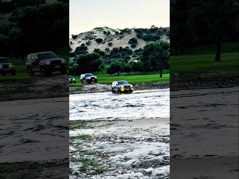 سيارات تواجه تدفق المياه #ترند_اليوتيوب #مقاطع_قصيرة #اقنباسات #ترند #اكسبلور #استكشف #تيك_توك