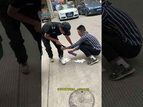 Shoe washing foam cleaner. You will fall in love with it after one use. It will wash you cleanly. T