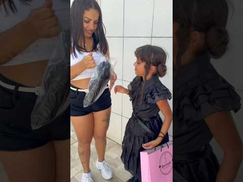 Abrindo o presente #humor #youtube #comedia #viralvideos