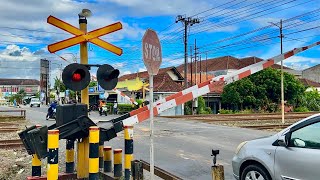 Perlintasan Kereta Api Stasiun Gumilir Cilacap, Jawa Tengah