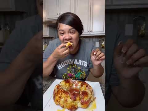 Pepperoni Pizza Monkey Bread! Quick snack!