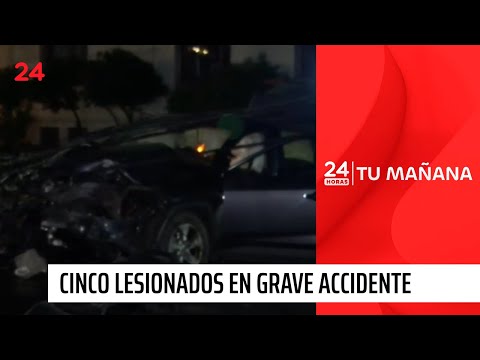 Grave accidente de tránsito en Providencia: conductor iba ebrio y chocó con postes | 24 Horas TVN