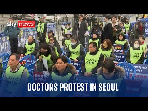Doctors protest in Seoul against government's plan to increase medical school admissions