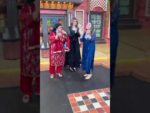 Shazia Manzoor Nay Alizeh Shah Kay Bad Hina Niazi Ko Neachy gira Dia | Taron Sey Karen Batain | GNN
